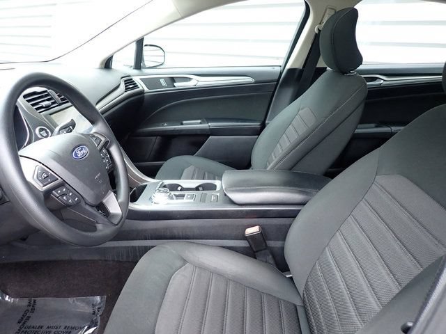 Used 2019 Ford Fusion SE FWD image 17