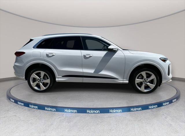 Certified 2025 Audi Q5 Premium w/ Premium Plus AWD/4WD image 4