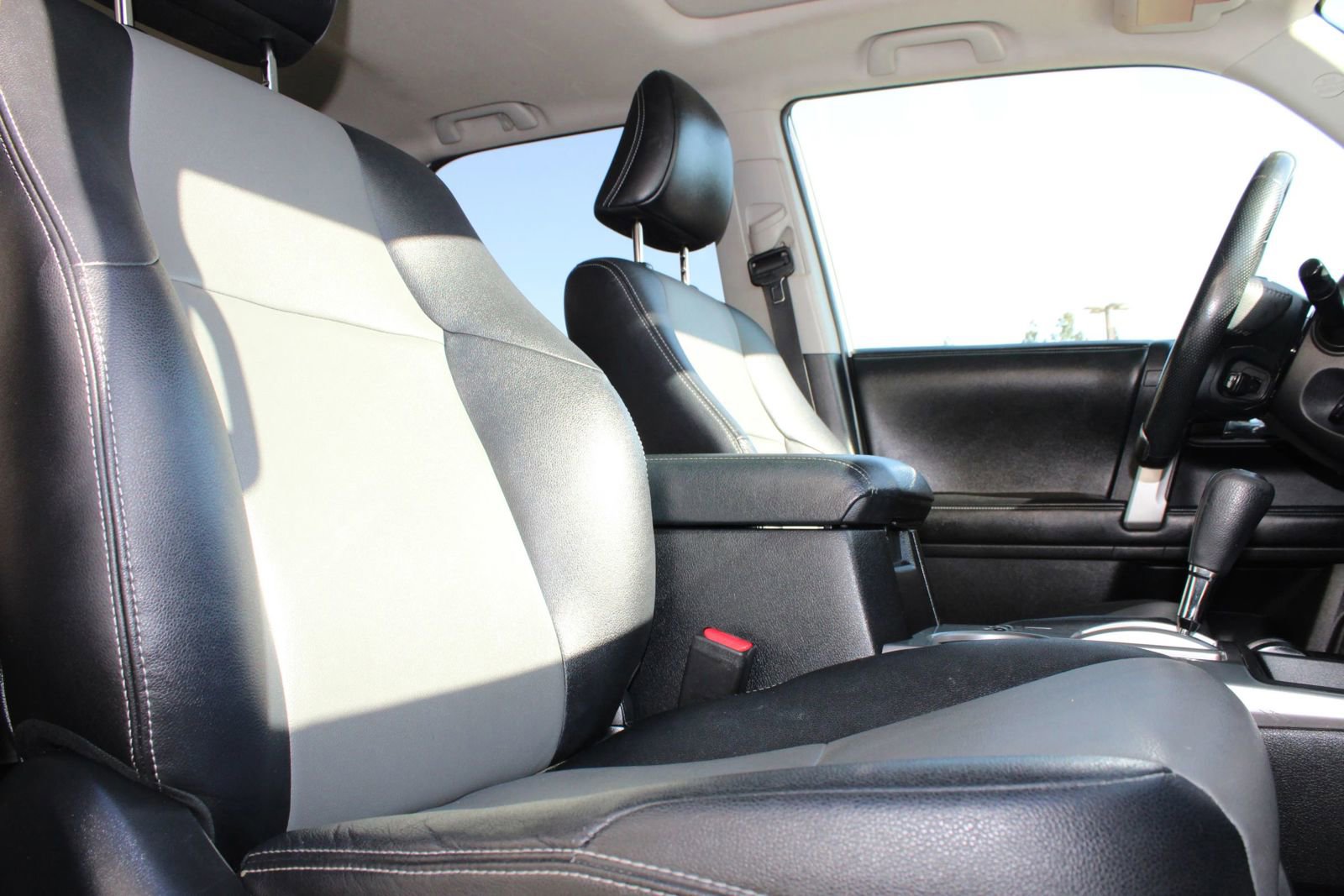 Used 2014 Toyota 4Runner SR5 Premium image 26