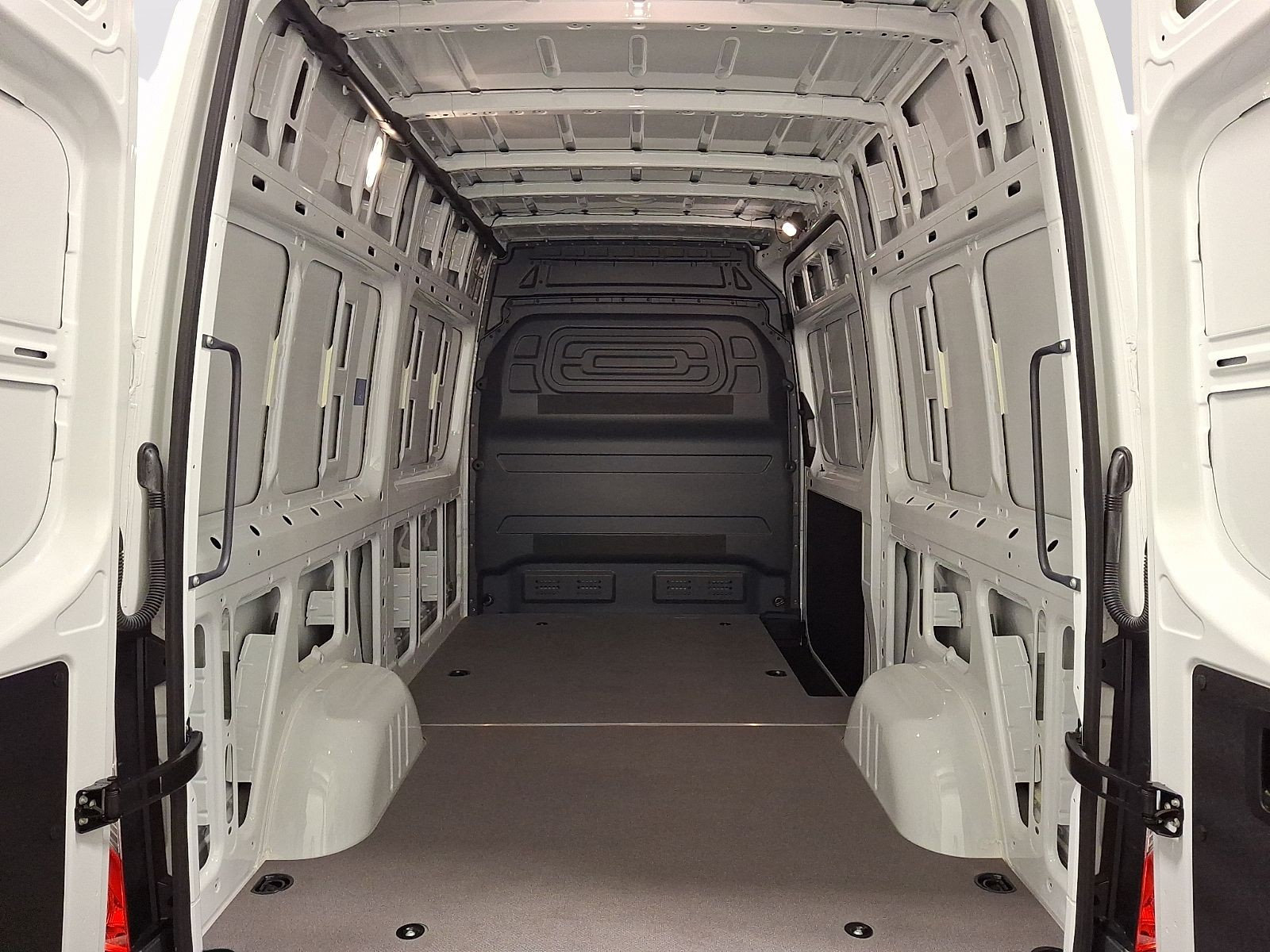 Used 2025 Mercedes-Benz Sprinter 2500 image 6
