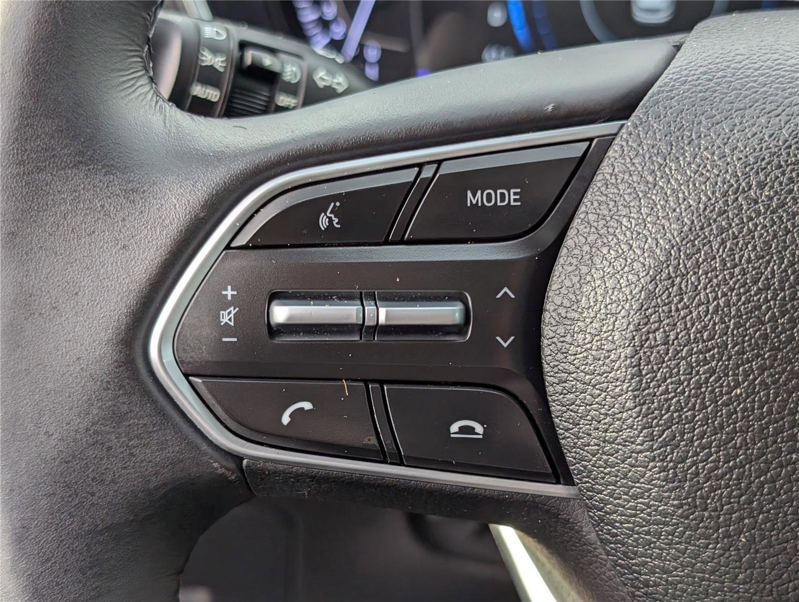 Used 2020 Hyundai Santa Fe Limited image 23