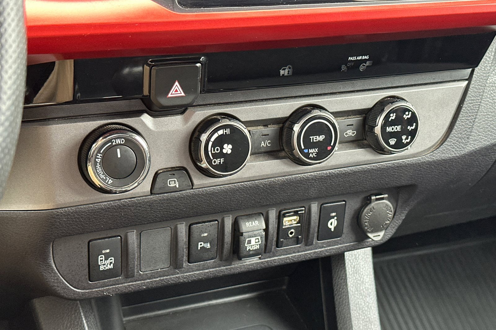 Used 2018 Toyota Tacoma SR image 20