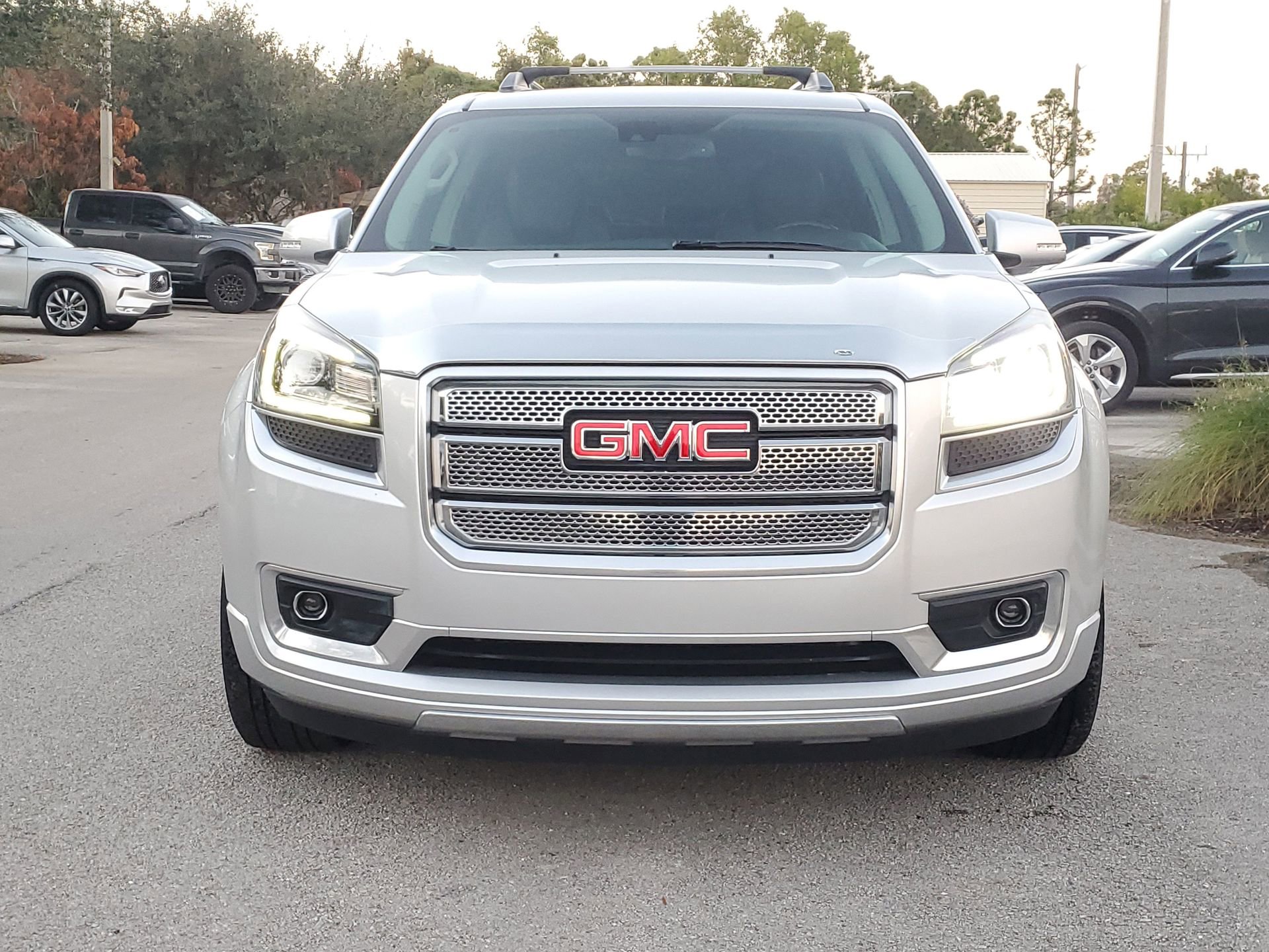Used 2016 GMC Acadia Denali image 2