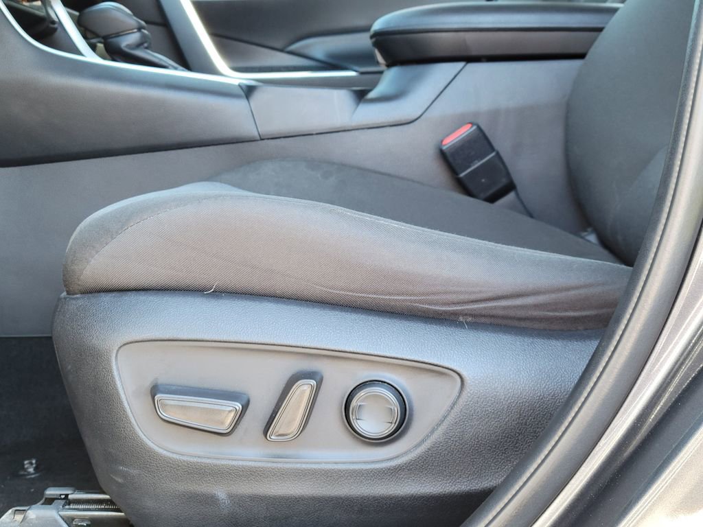 Used 2022 Toyota RAV4 XLE image 23