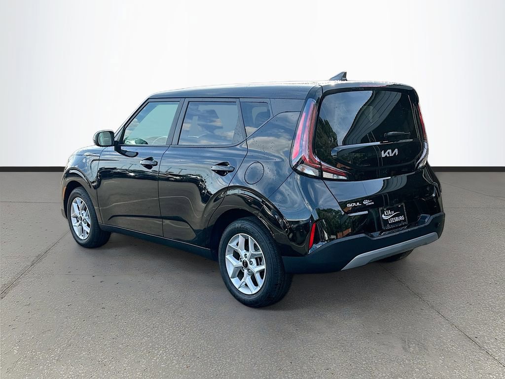 Certified 2025 Kia Soul LX w/ LX Technology Package image 5