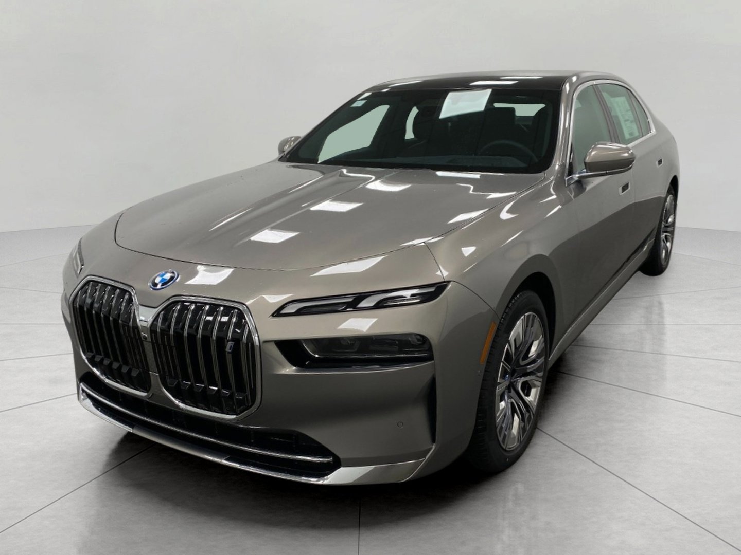 Used 2024 BMW i7 xDrive60 image 13