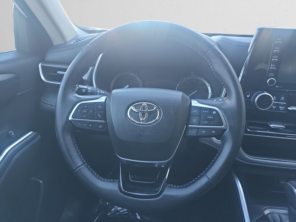 Used 2021 Toyota Highlander XLE image 13