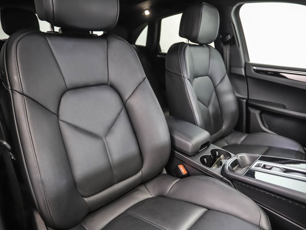 Used 2023 Porsche Macan image 30