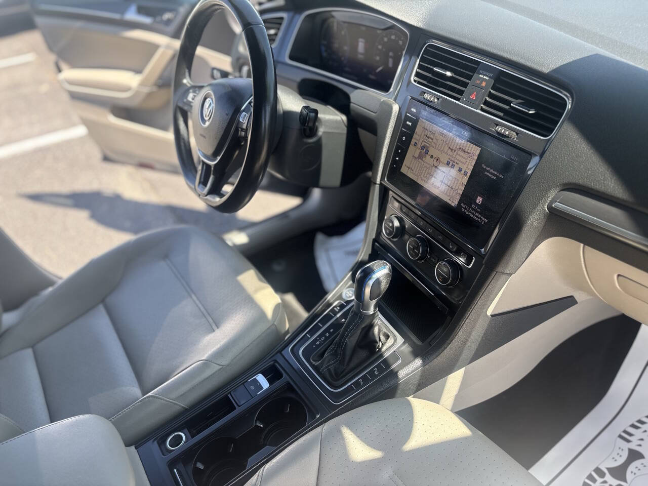 Used 2019 Volkswagen e-Golf SEL Premium FWD image 24