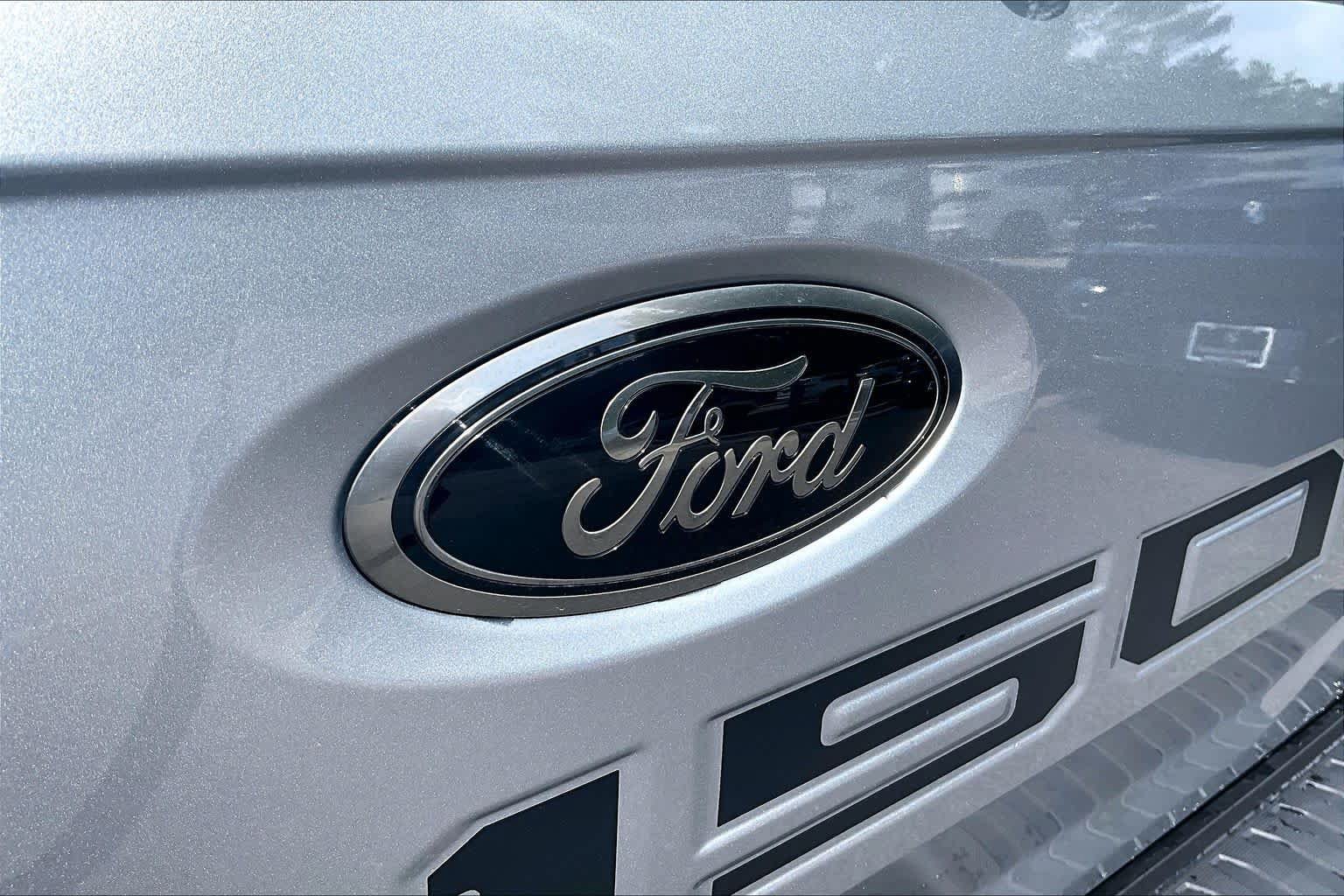 Used 2023 Ford F150 Lariat w/ Equipment Group 502A High AWD/4WD image 32