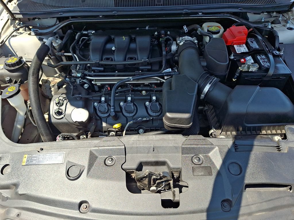 Used 2017 Ford Taurus SE FWD image 25