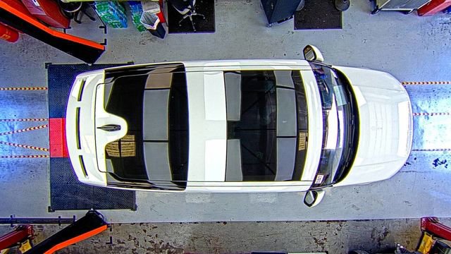 Used 2019 Land Rover Discovery SE image 5