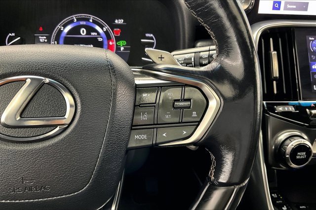 Used 2022 Lexus LX 600 4WD w/ Luxury Package image 22