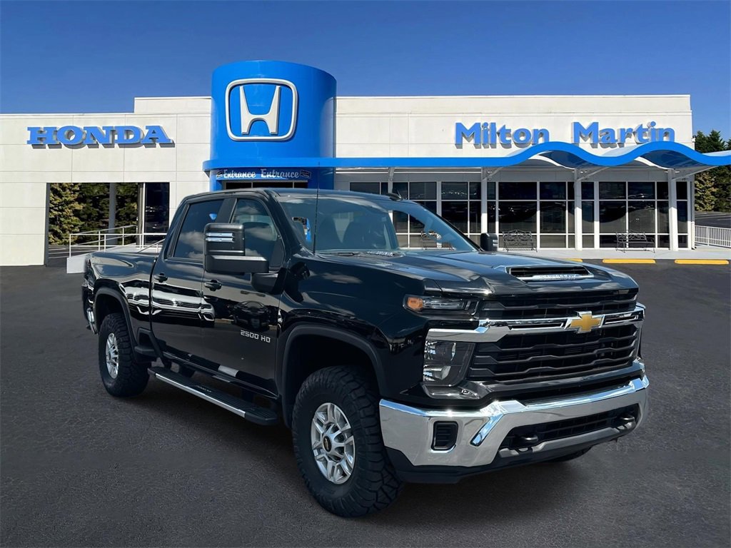 Used 2024 Chevrolet Silverado 2500 LT