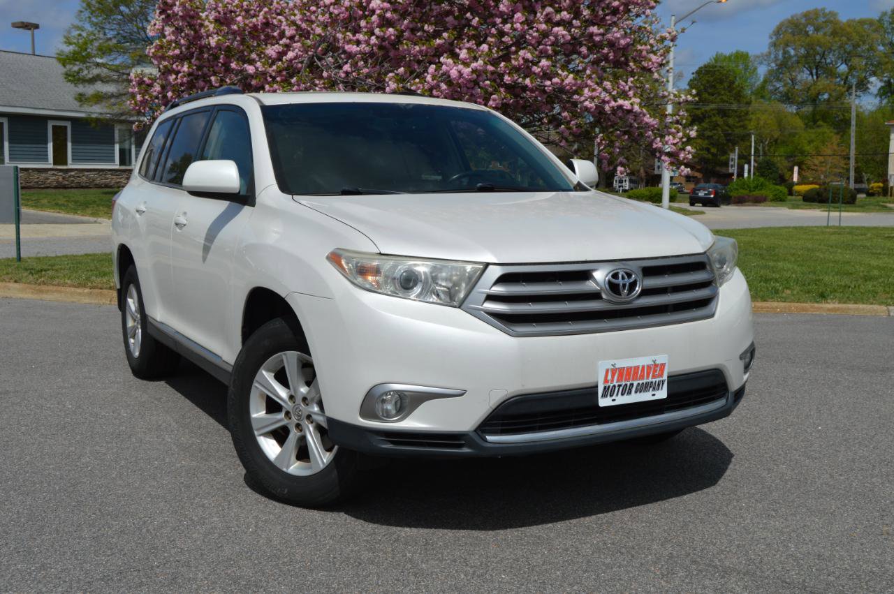 Used 2011 Toyota Highlander SE w/ Tow Pkg AWD/4WD image 22