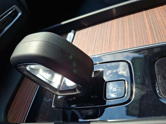 Used 2024 Volvo XC60 T8 Plus w/ Protection Package Premier AWD/4WD image 15