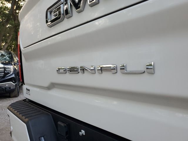 Used 2025 GMC Sierra 2500 Denali Ultimate AWD/4WD image 8