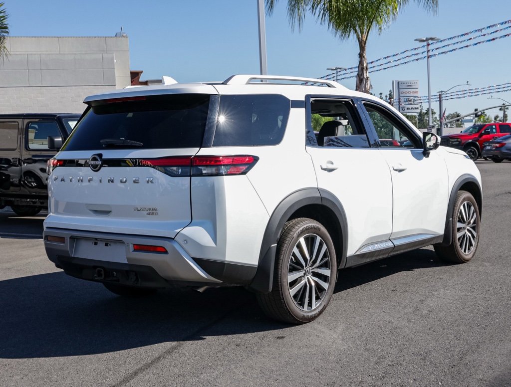 Used 2025 Nissan Pathfinder Platinum w/ Cargo Package image 7
