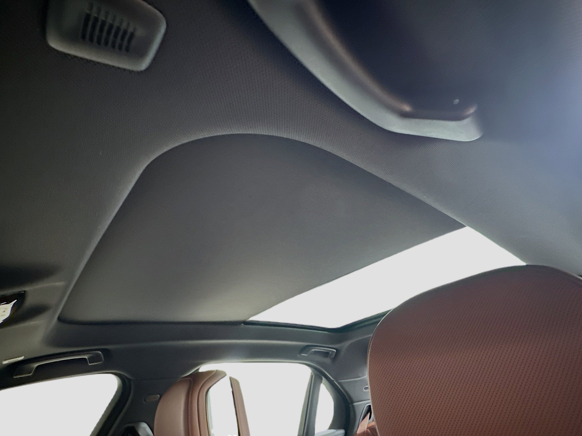 New 2026 BMW 750e xDrive w/ Premium Package image 15