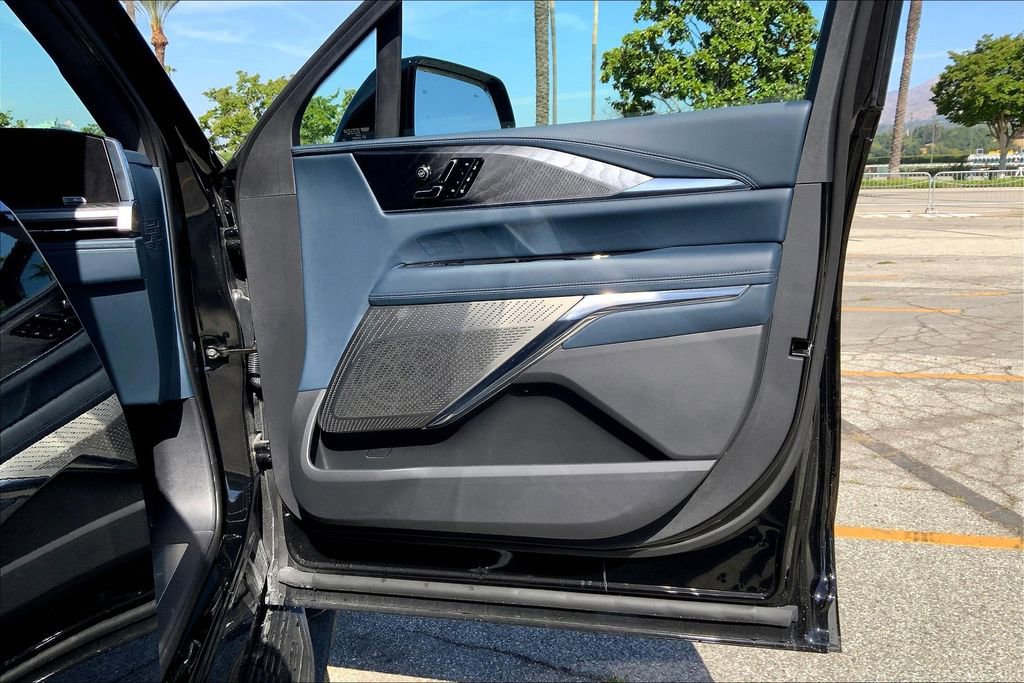 Used 2025 Cadillac Escalade IQ Luxury 2 image 33