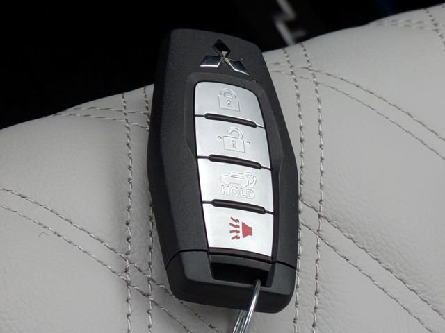 New 2025 Mitsubishi Outlander SEL image 36