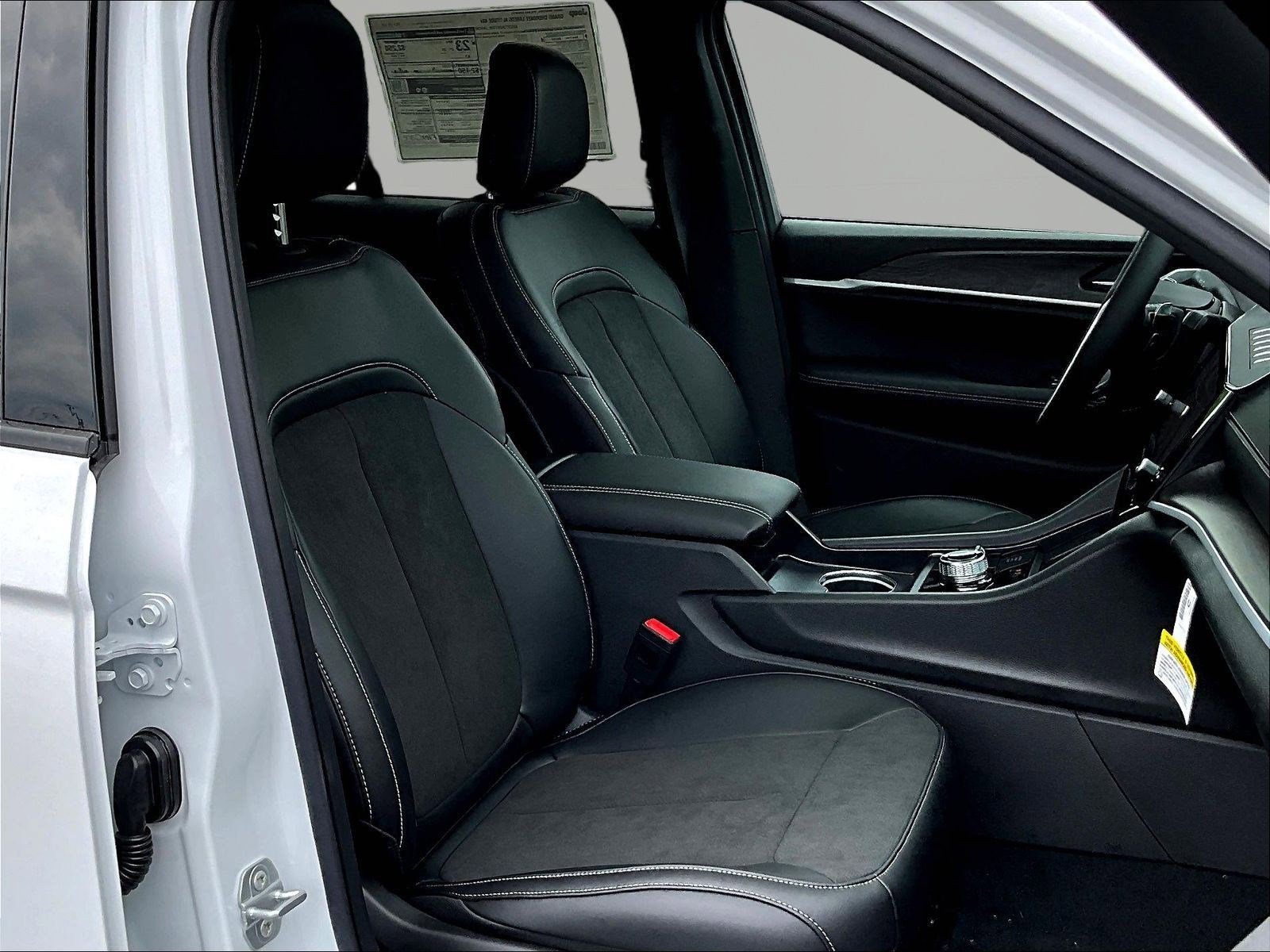 New 2026 Jeep Grand Cherokee Altitude AWD/4WD image 19