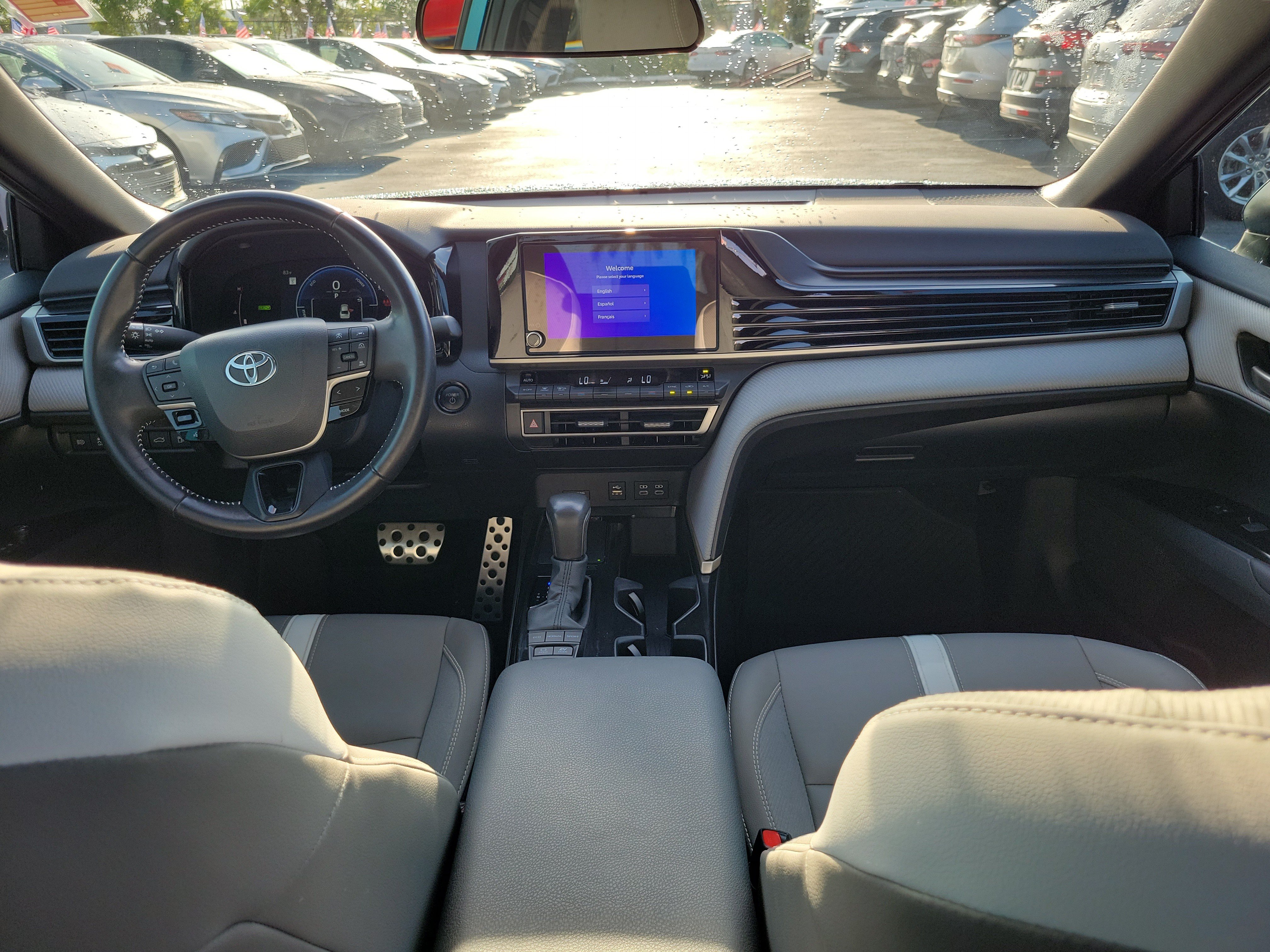 Used 2025 Toyota Camry SE FWD image 16