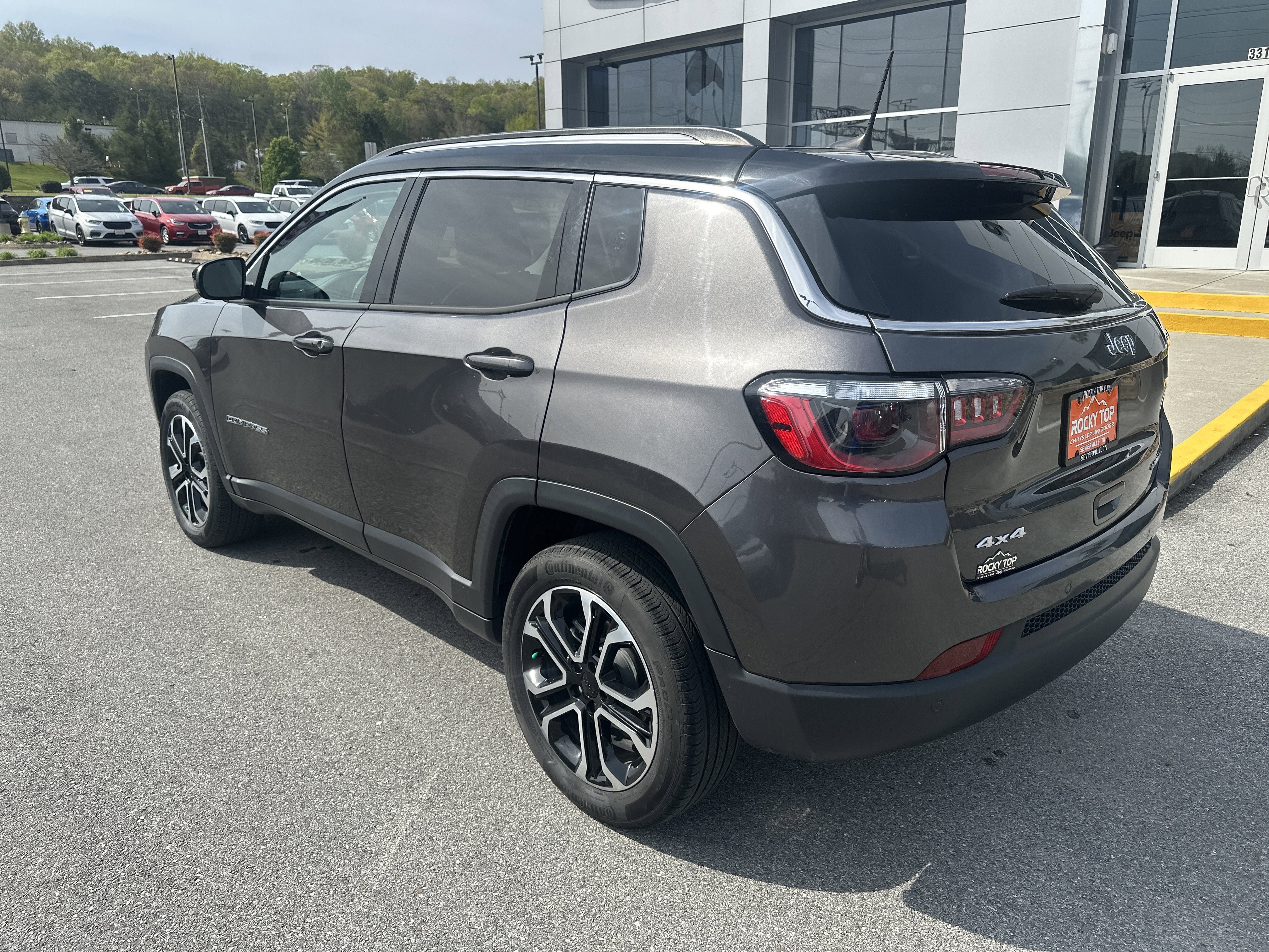 Used 2022 Jeep Compass Limited AWD/4WD image 9