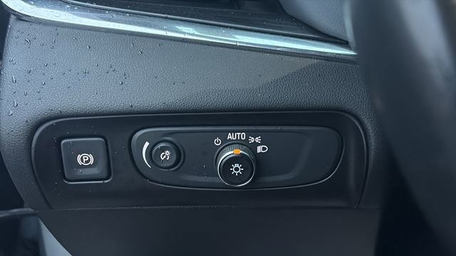 Used 2019 Buick Enclave Essence image 17