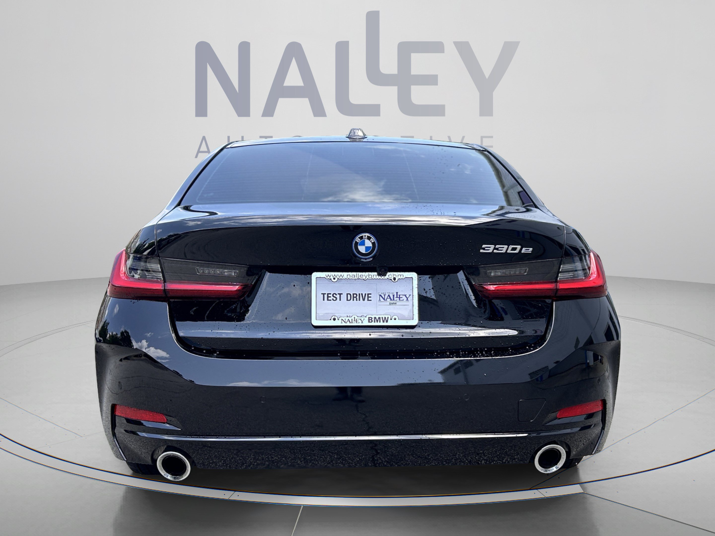 Used 2024 BMW 330e w/ Convenience Package RWD image 2