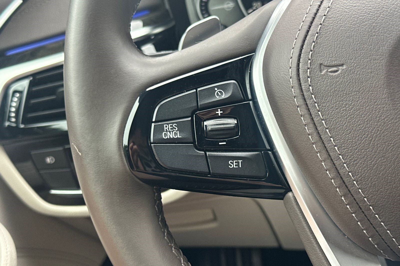 Used 2018 BMW 530e RWD image 30