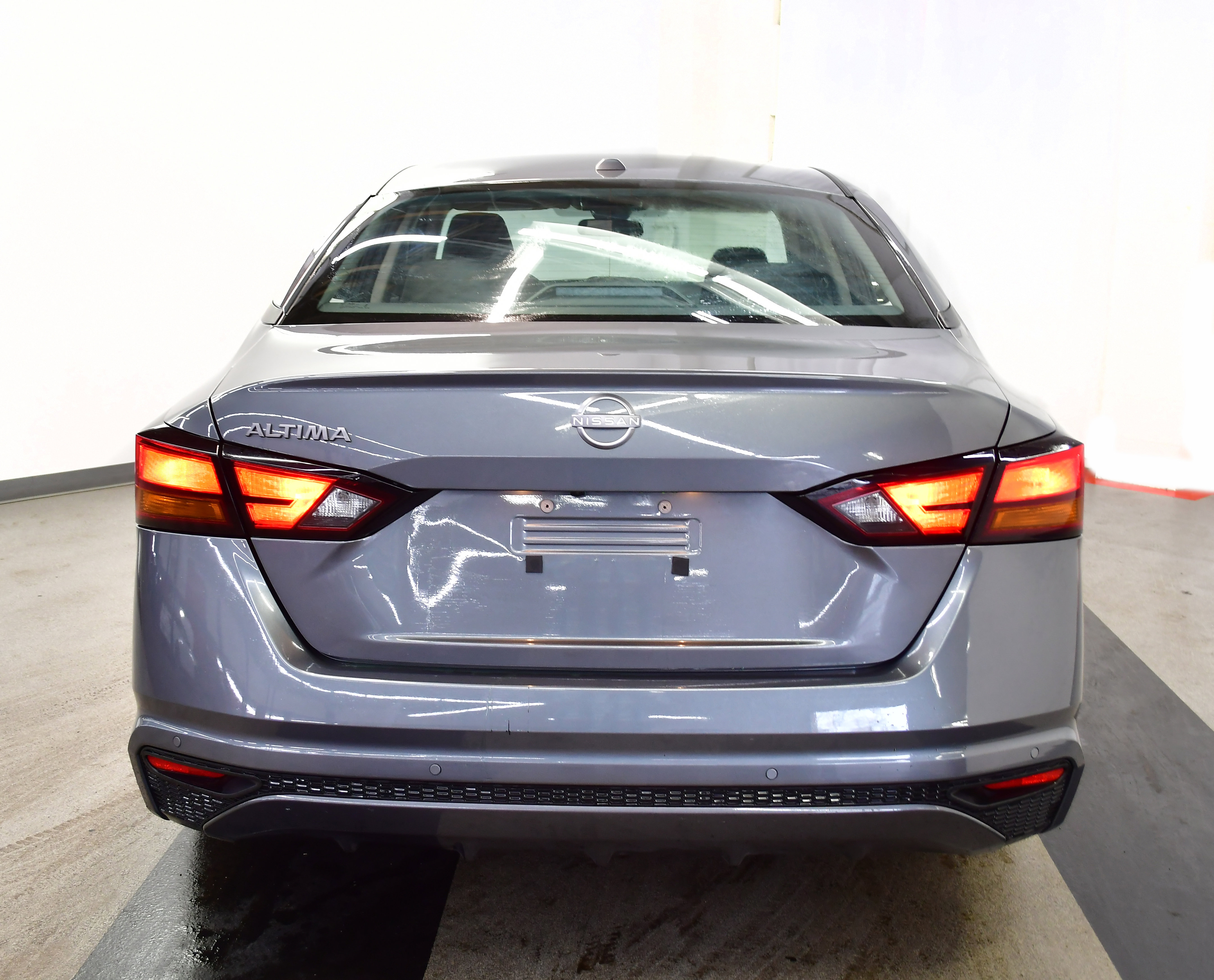 Used 2025 Nissan Altima 2.5 SV image 6