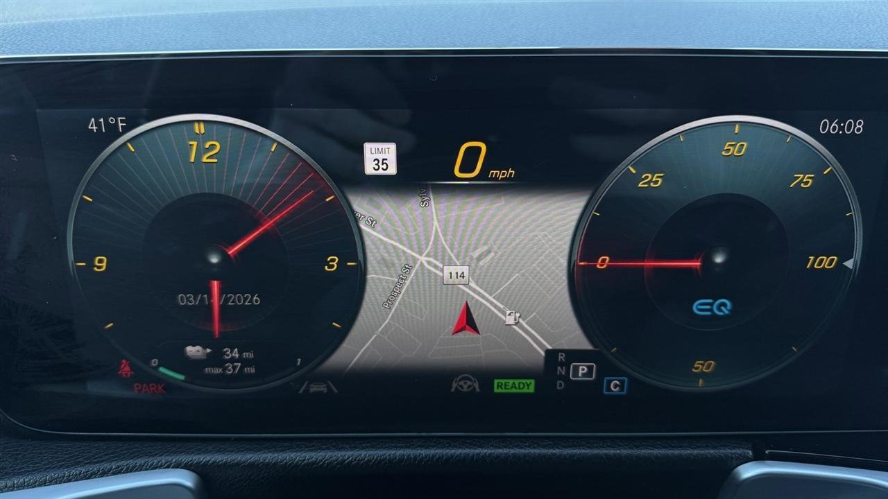 Used 2022 Mercedes-Benz EQB 300 4MATIC image 35