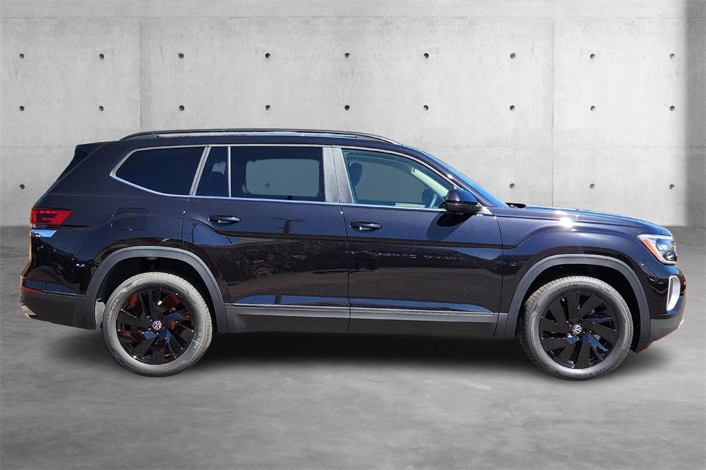 New 2025 Volkswagen Atlas Peak Edition SE image 23