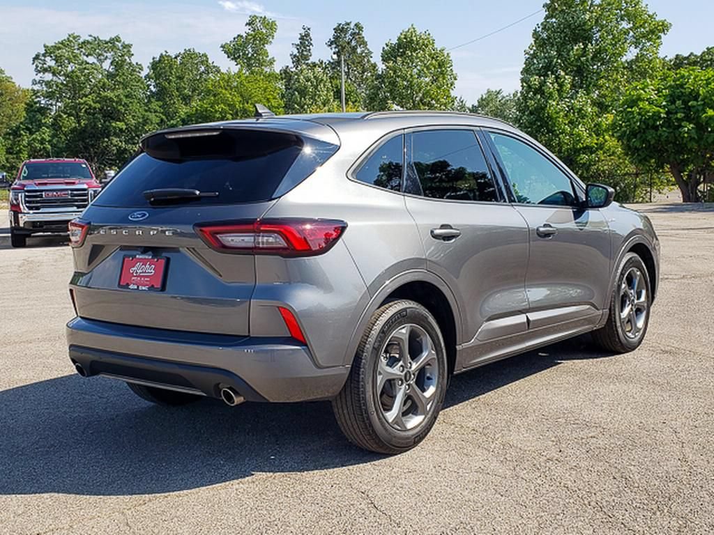 Used 2023 Ford Escape ST-Line FWD image 7