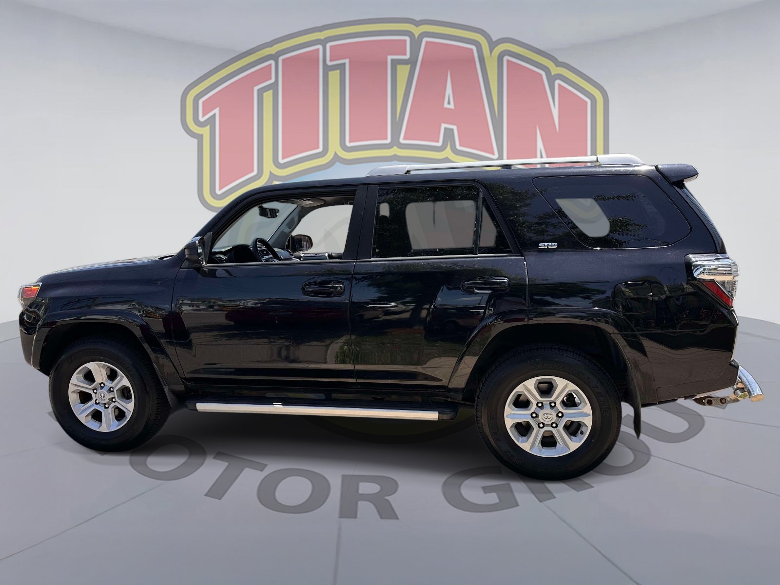 Certified 2016 Toyota 4Runner SR5 AWD/4WD image 2