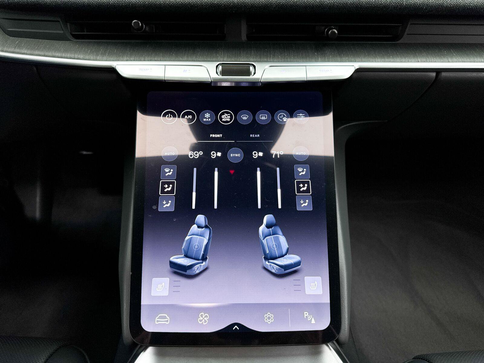 Used 2024 Lucid Air Pure RWD image 24