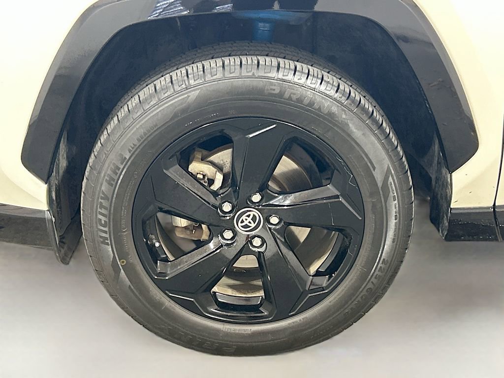 Used 2020 Toyota RAV4 XSE AWD/4WD image 28