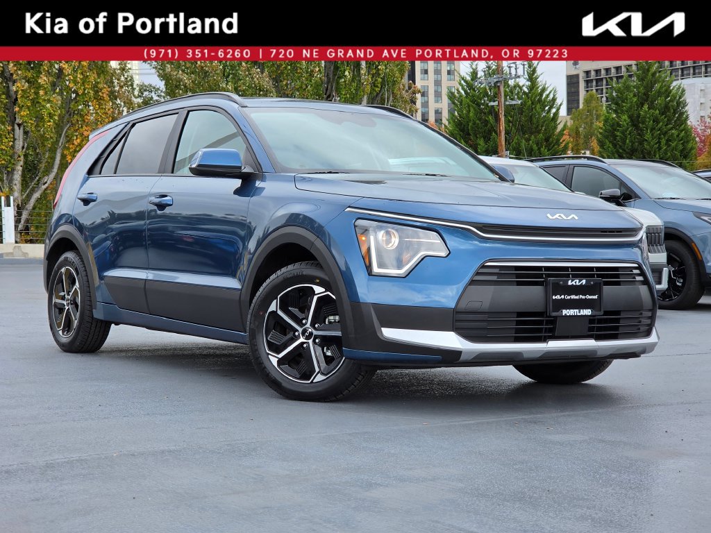 Certified 2025 Kia Niro EX