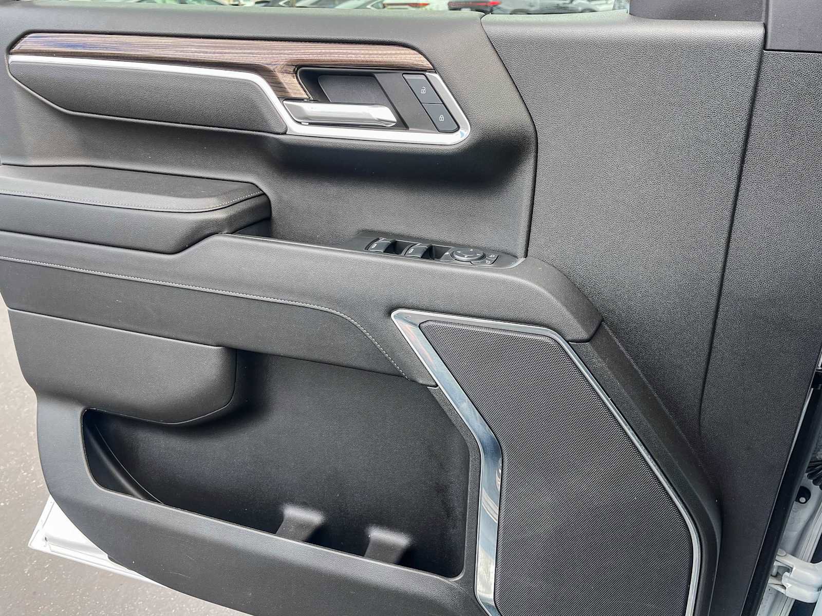 Used 2024 Chevrolet Silverado 1500 LT image 19