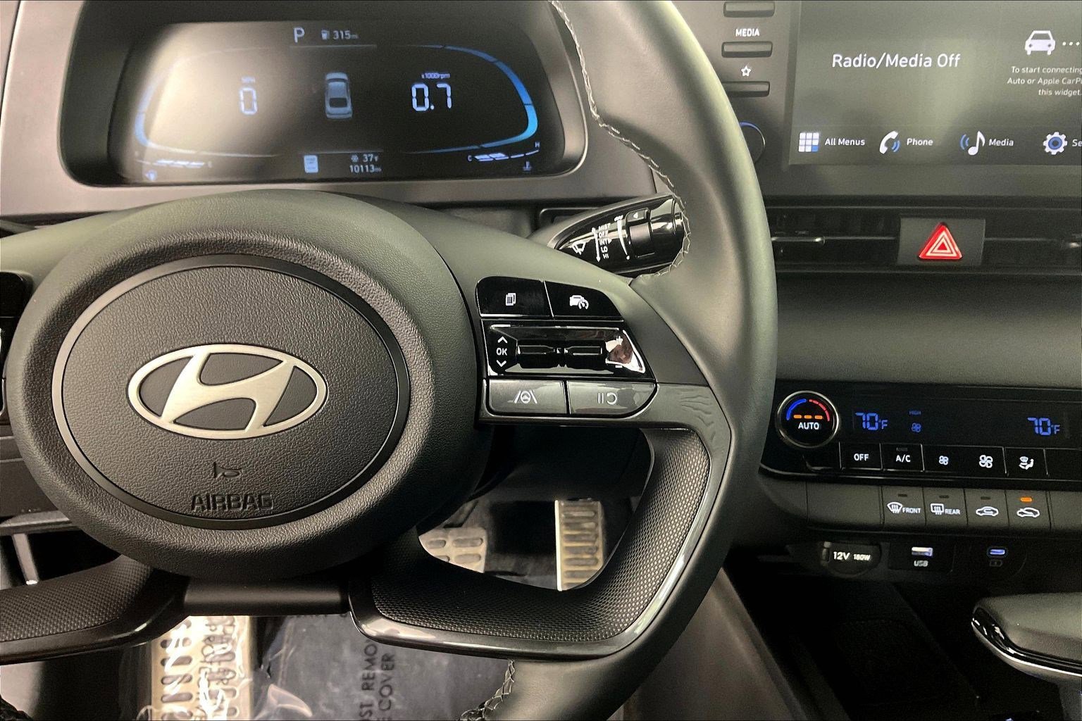 Used 2025 Hyundai Elantra Sport image 12