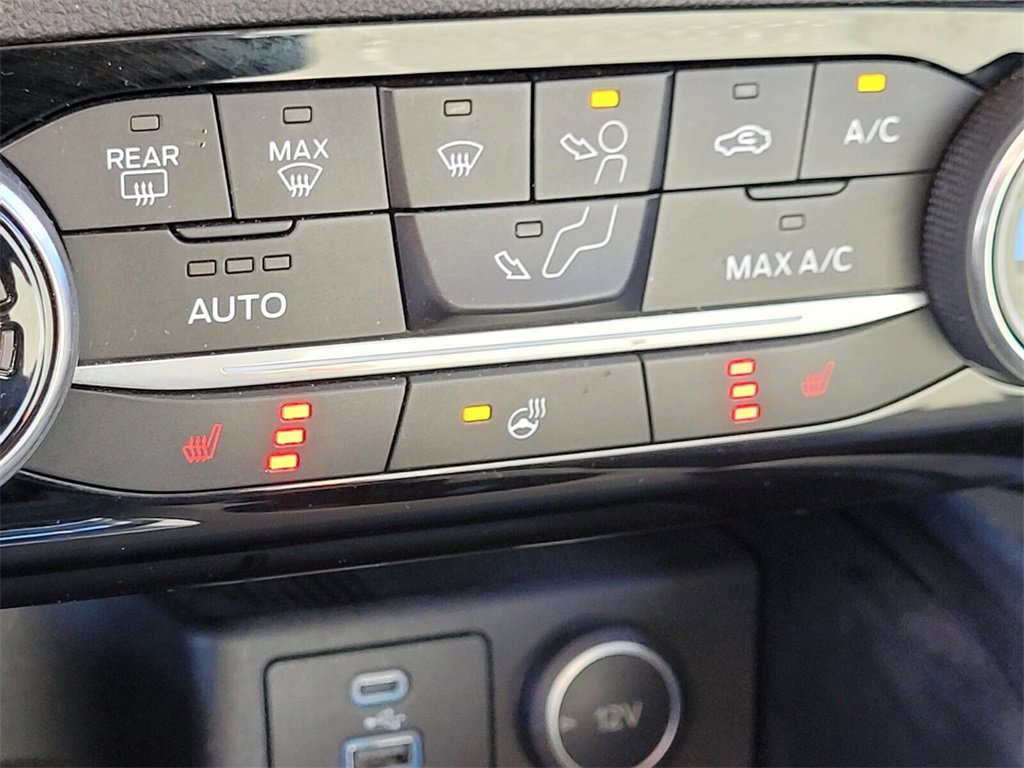 Used 2021 Ford Escape SE w/ Cold Weather Package image 18