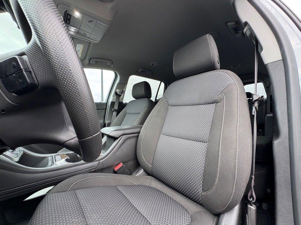 Used 2023 GMC Acadia SLE w/ Driver Convenience Package image 19