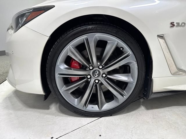 Used 2018 INFINITI Q60 Red Sport 400 w/ Pro Active Package AWD/4WD image 8