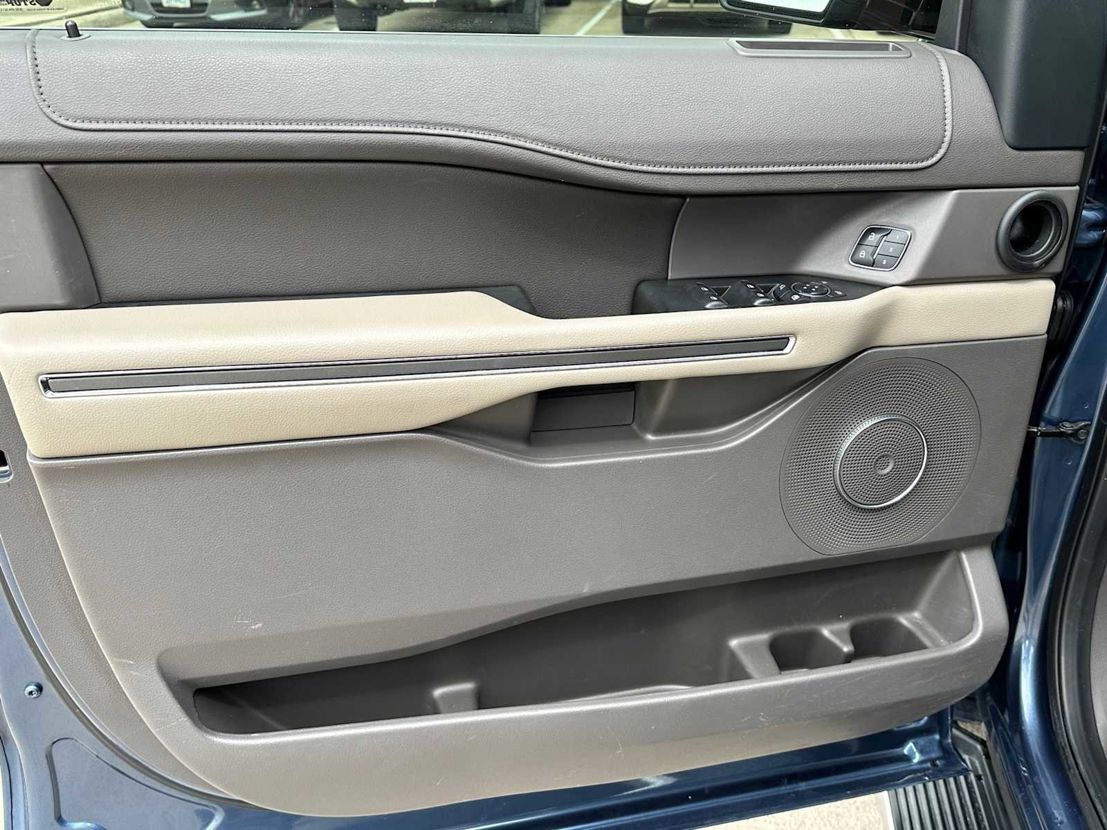 Used 2020 Ford Expedition XLT w/ Equipment Group 202A RWD image 17