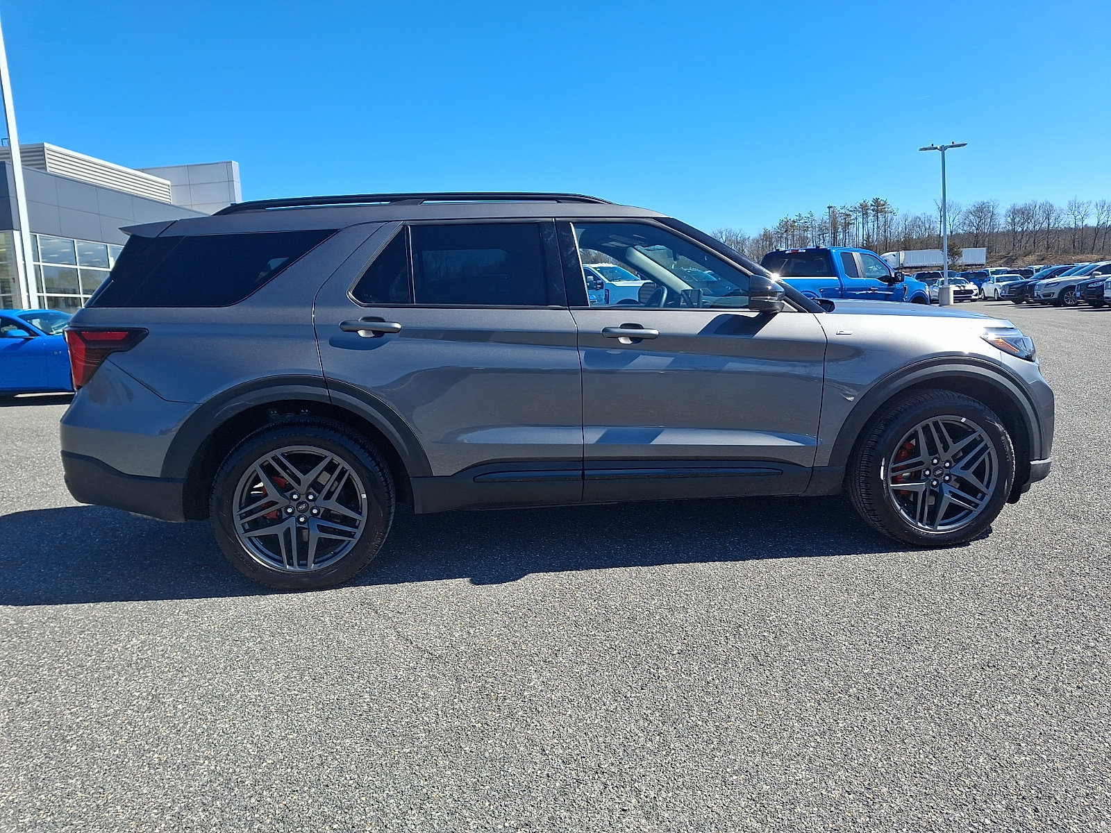 Certified 2025 Ford Explorer ST-Line w/ Premium Package image 7