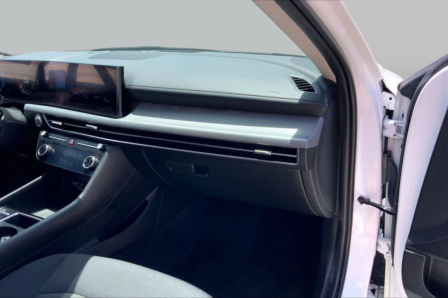 Used 2025 Hyundai Sonata SEL FWD image 17