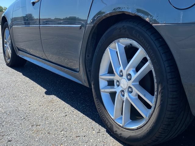 Used 2013 Chevrolet Impala LTZ FWD image 15