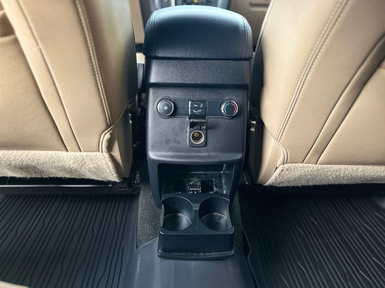 Used 2017 Ford Explorer XLT w/ Equipment Group 202A image 28