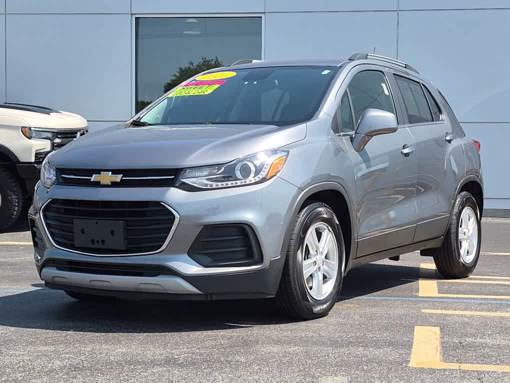 Used 2020 Chevrolet Trax LT w/ LT Convenience Package FWD image 1